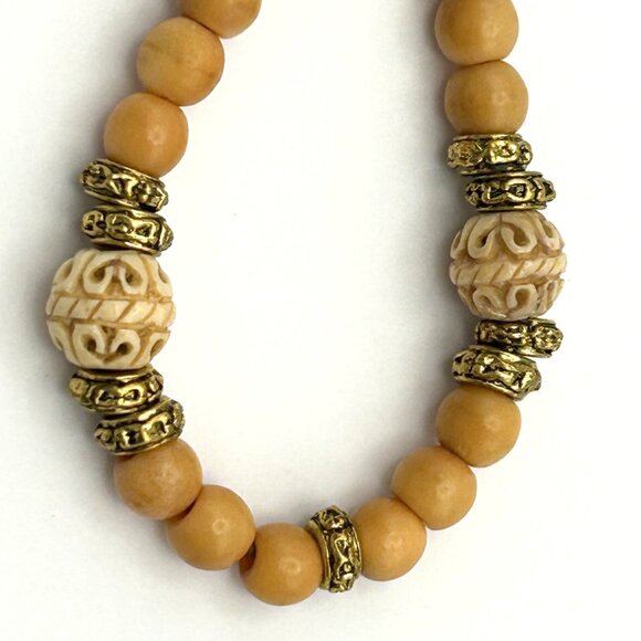 Artisan Carved Cat Pendant Beaded Necklace - Picture 4 of 13